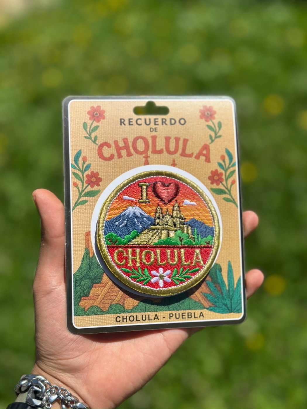 Imán full bordado de Cholula listo para exhibidor
